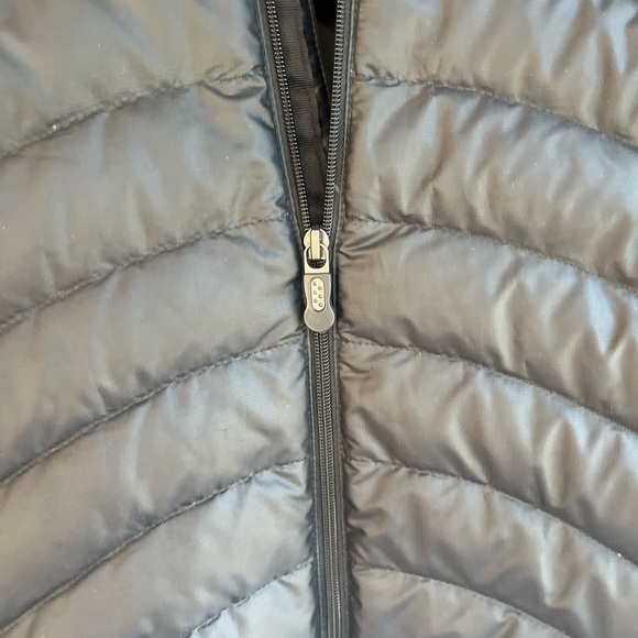 Patagonia Puffer Jacket - Picture 6 of 13